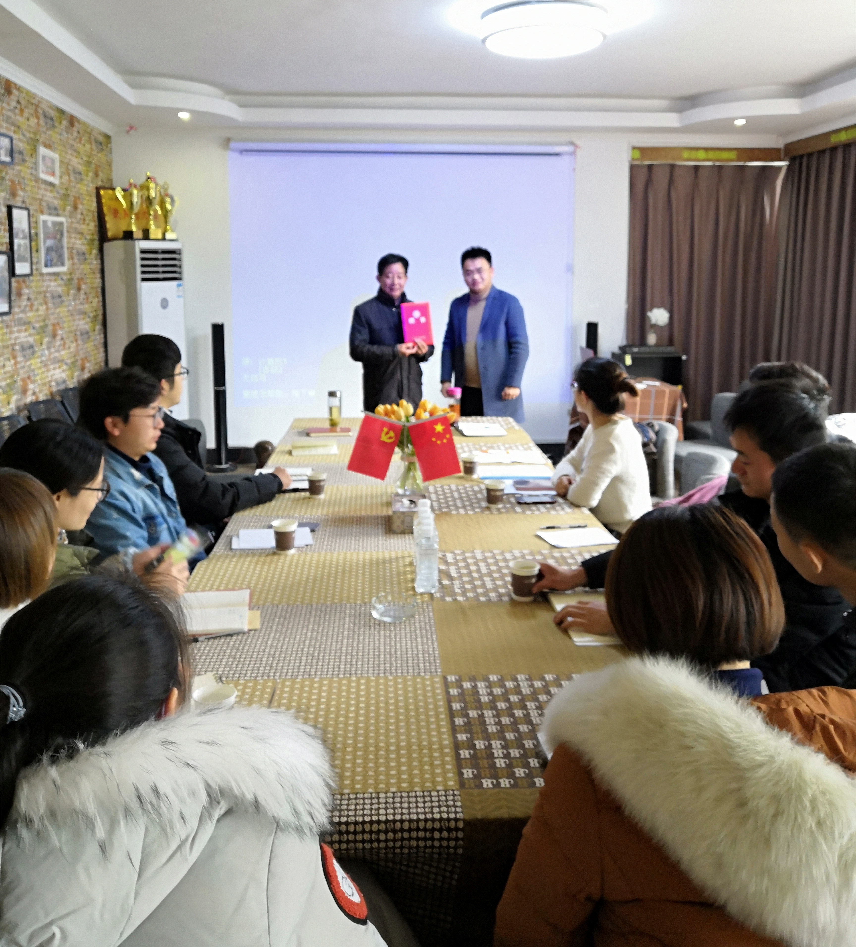 合影.jpg